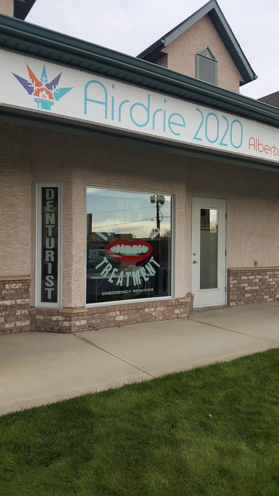 Airdrie Denture Centre Ltd | 216 Main St NE, Airdrie, AB T4B 0R6, Canada | Phone: (403) 948-7377