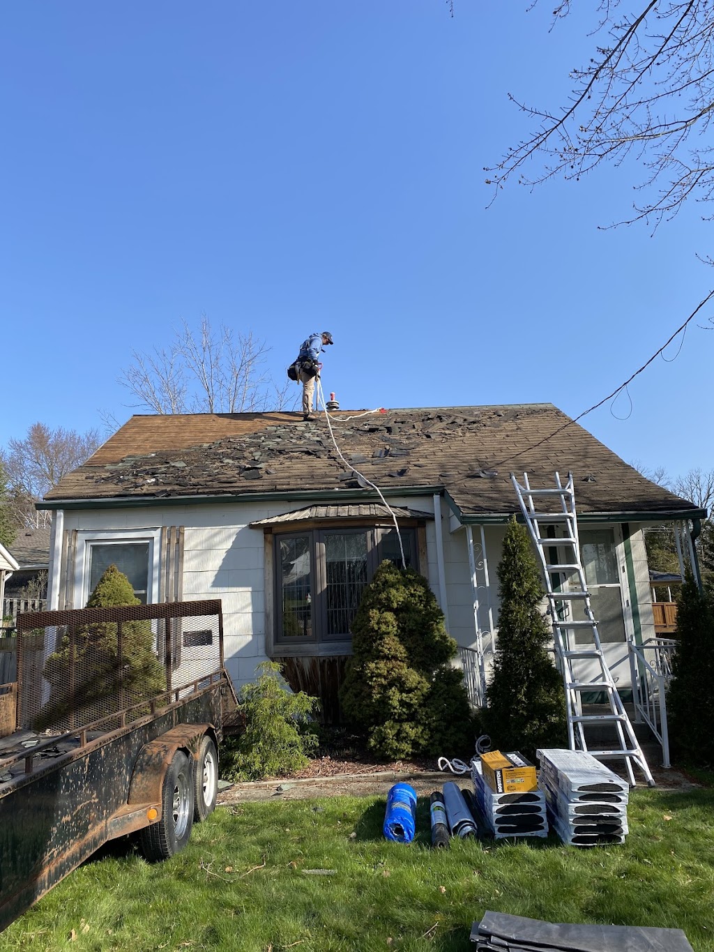 Hands-On Roofing Co. | 805 Wellington St W, Guelph, ON N1H 6J3, Canada | Phone: (519) 993-0559