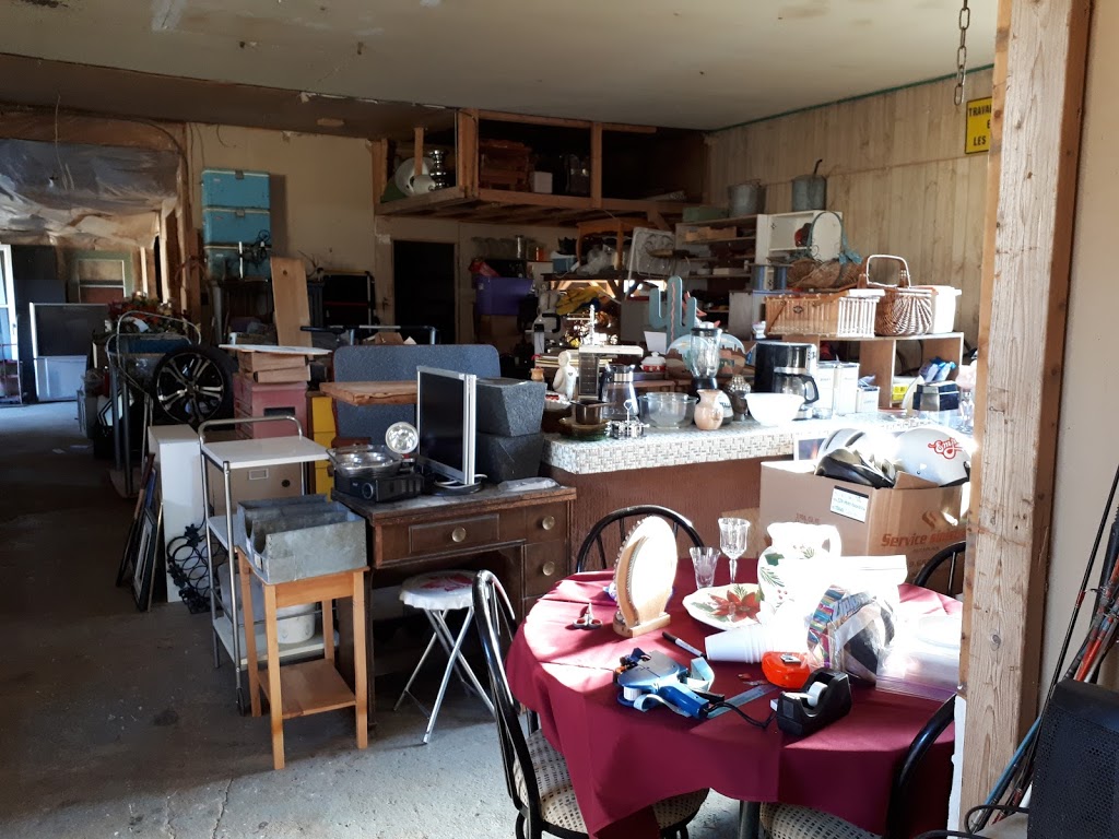 La Brocante Du Nord | 1 Rue Florimont, Montpellier, QC J0V 1M0, Canada | Phone: (819) 981-1075