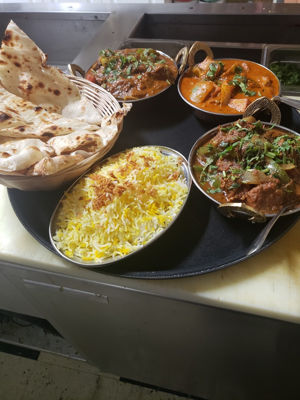 Friendly Indian Cuisine | 1017 Monaghan Rd, Peterborough, ON K9J 5K9, Canada | Phone: (705) 741-0008