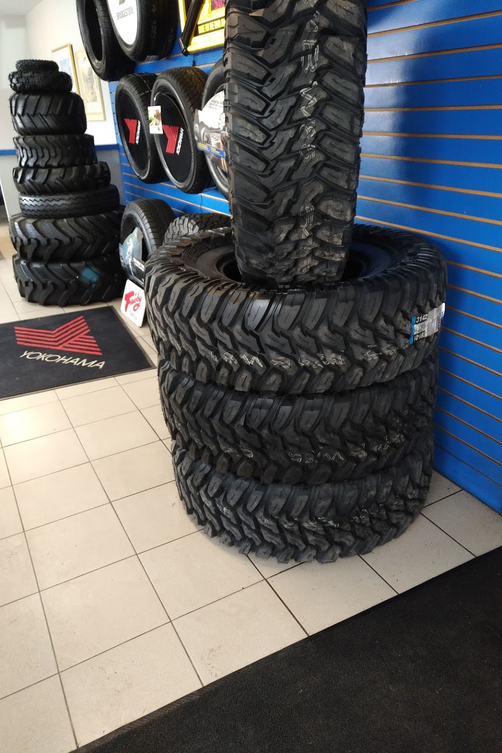 Frisby Tire & Truck Centre - Ottawa South | 1780 Queensdale Ave, Gloucester, ON K1T 1J8, Canada | Phone: (613) 521-4080