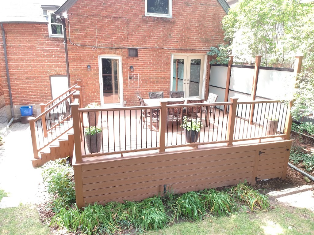 Royal Deck Builder Vaughan | 69 Starling Blvd, Woodbridge, ON L4H 2H2, Canada | Phone: (647) 478-3495