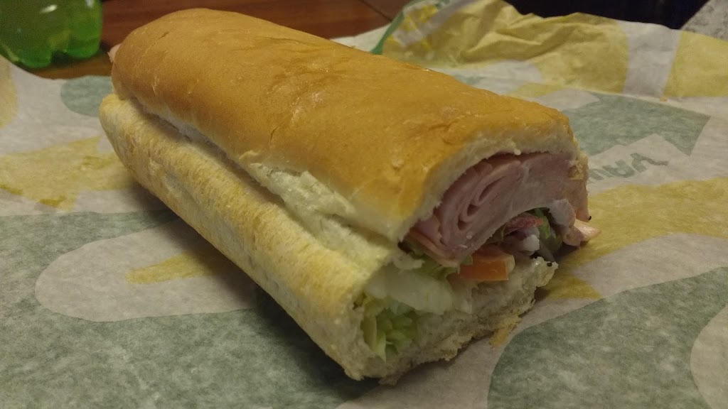 Subway | 30 McNaughton Ave #2, Wallaceburg, ON N8A 1R9, Canada | Phone: (519) 627-2309