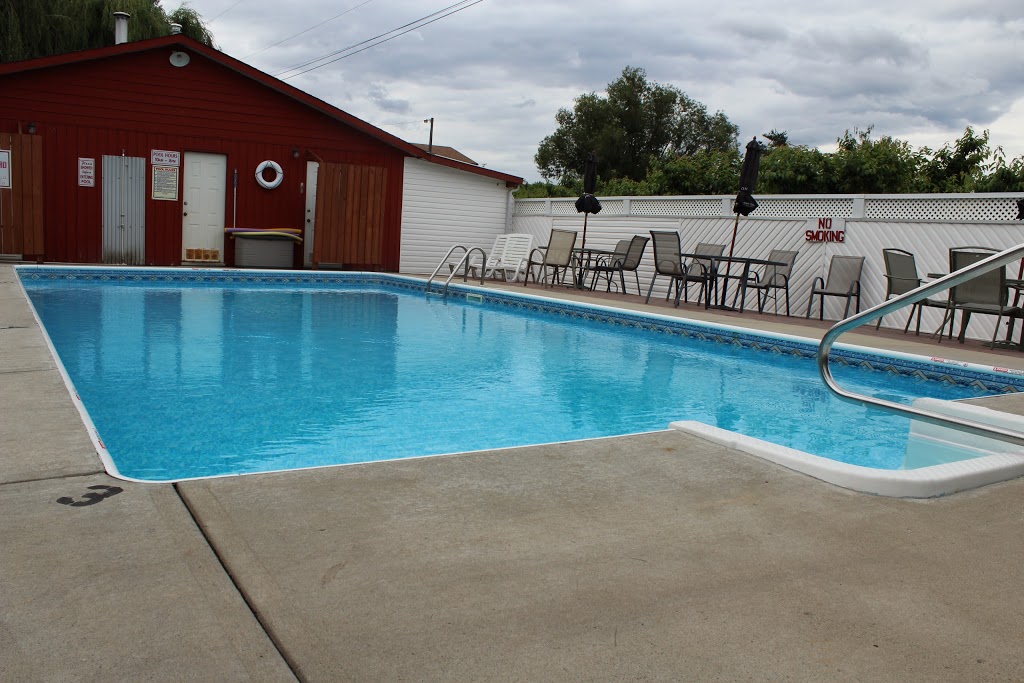 Maple Leaf Motel & RV Resort | 5457 BC-97, Oliver, BC V0H 1T1, Canada | Phone: (800) 566-6006