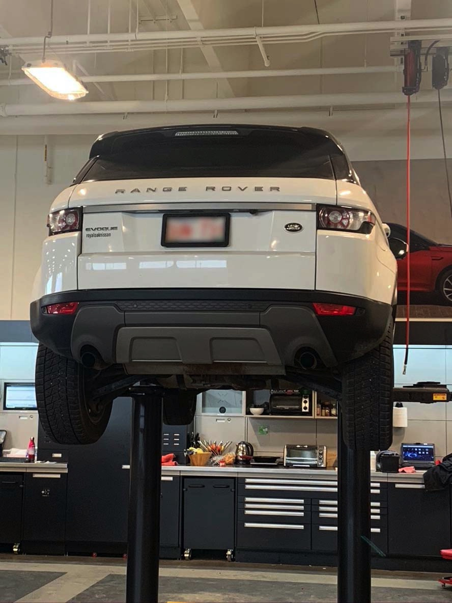 Land Rover Royal Oak Service Centre Calgary | 7755 110 Ave NW, Calgary, AB T3R 1R8, Canada | Phone: (403) 910-7882