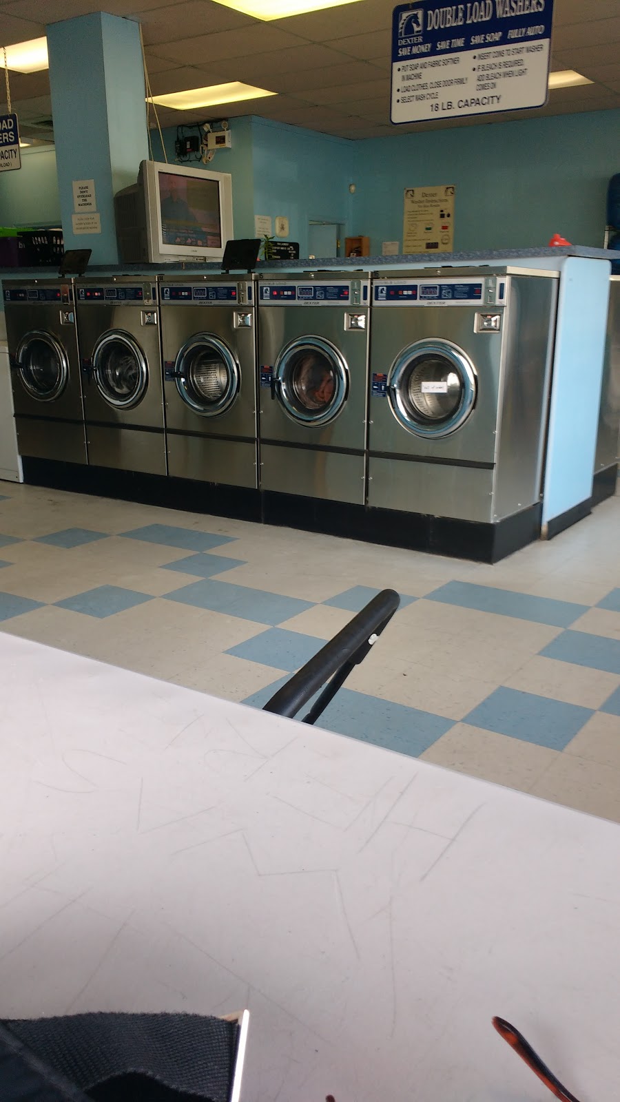104 Coin Laundry | 13979 104 Ave, Surrey, BC V3T 1X1, Canada | Phone: (778) 395-3949