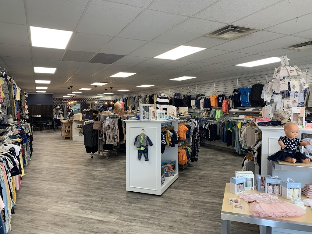 Buttes Fashion Connection | 325 Hwy Avenue N, Picture Butte, AB T0K 1V0, Canada | Phone: (403) 732-5972