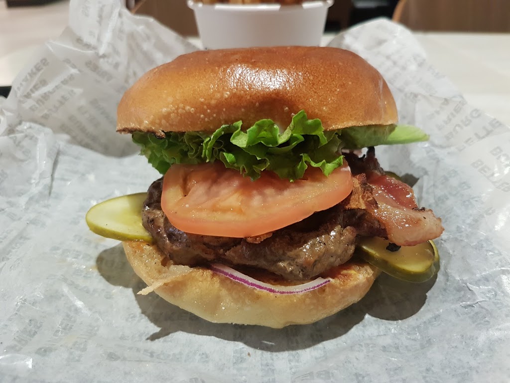 South St. Burger | 55 Avenue Rd f02, Toronto, ON M5R 3L2, Canada | Phone: (647) 350-0521