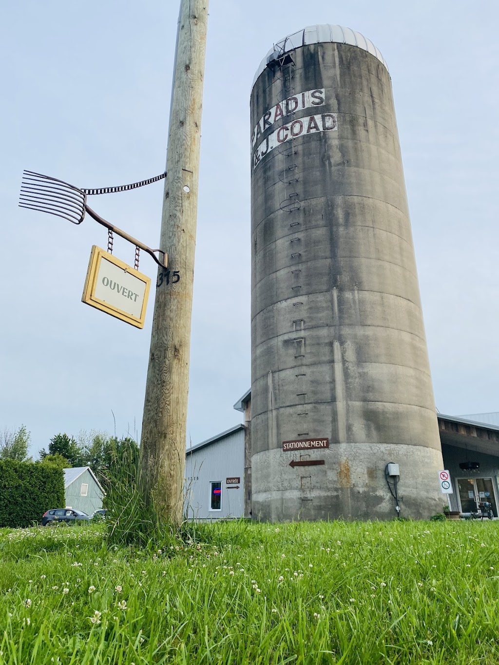 Terre à Boire - Ferme Brassicole & Distillerie | 1375 Rue Principale, Saint-Blaise-sur-Richelieu, QC J0J 1W0, Canada | Phone: (450) 545-0257