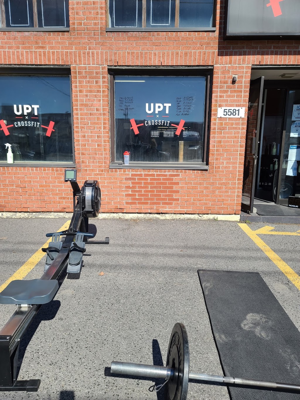 UPT CrossFit | 5581 Pare St, Mount Royal, Quebec H4P 1P7, Canada | Phone: (514) 504-2630