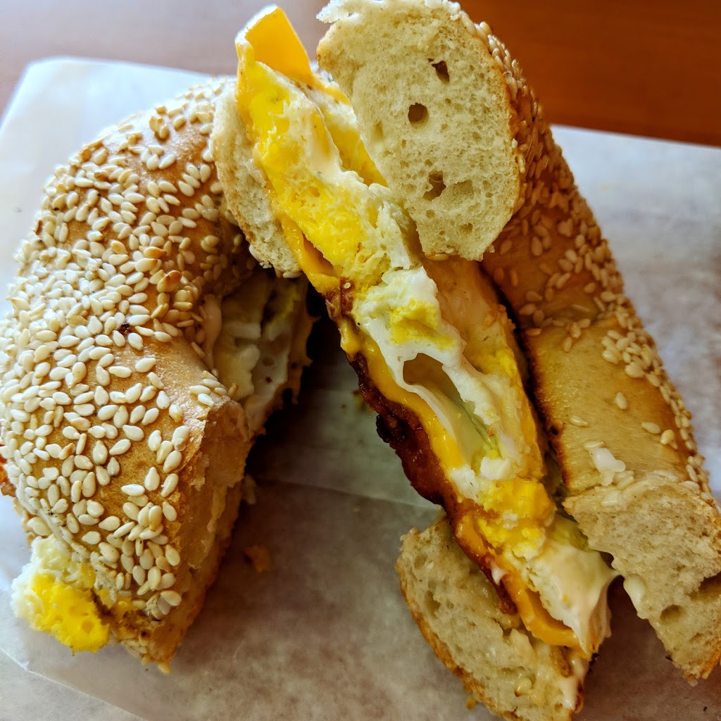 Bagel Montreal Style | 135 Wyse Rd, Dartmouth, NS B3A 4K9, Canada | Phone: (902) 468-1212