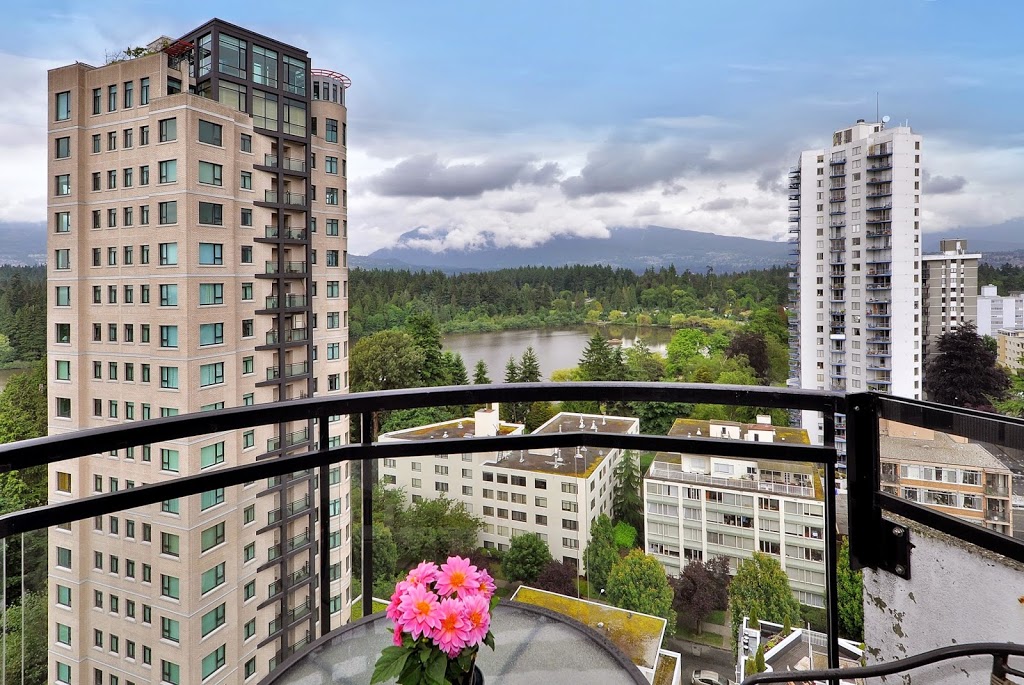 Emerald Terrace Rental Apartments | 2045 Nelson St, Vancouver, BC V6G 1N8, Canada | Phone: (604) 683-4445