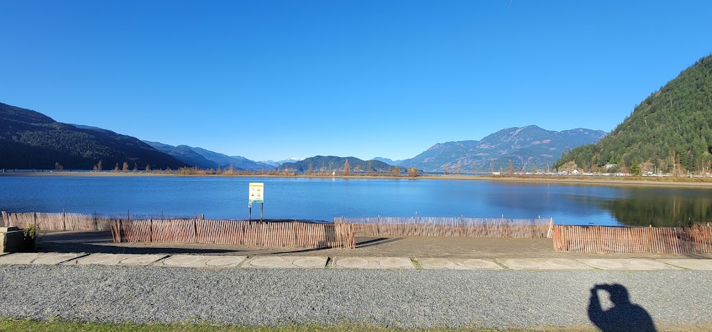 Lagoon Beach | 378 Esplanade, Harrison Hot Springs, BC V0M 1K0, Canada | Phone: (604) 796-2171