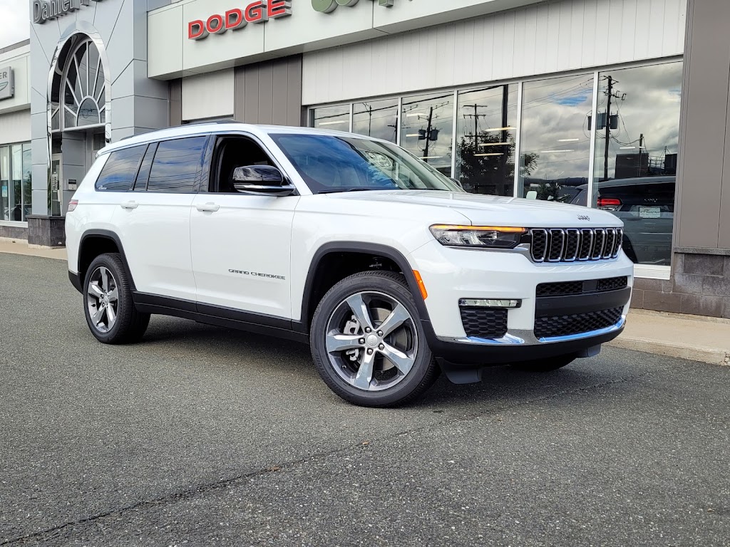 Daniel Paré Dodge Chrysler Jeep Ram - Concession St-Malachie | 692 Rte Henderson, Saint-Malachie, QC G0R 3N0, Canada | Phone: (800) 665-2855