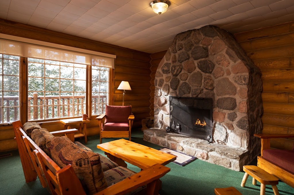 Cedar Grove Lodge | Peninsula Lake, 167 Grassmere Resort Rd Box 5104, Huntsville, ON P1H 2K5, Canada | Phone: (705) 789-4036