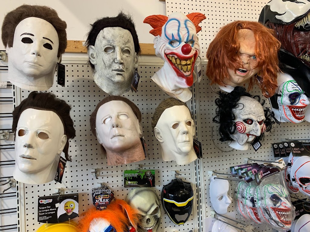 Halloween Depot Laval | 1066 Rue Desserte O, Laval, QC H7X 4C9, Canada | Phone: (450) 689-7619