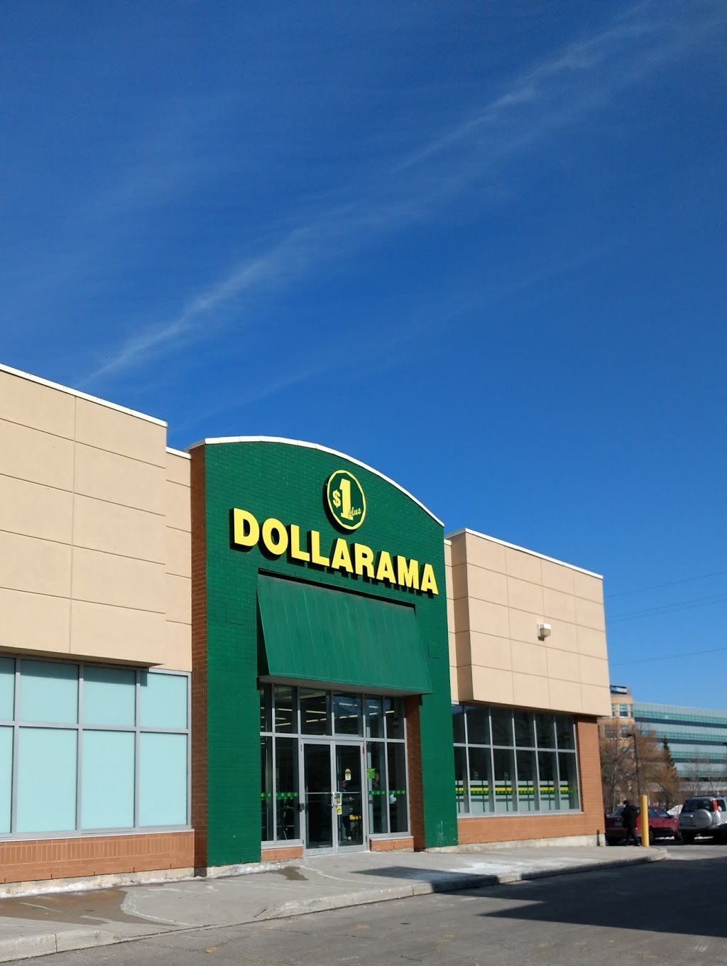 Dollarama | Cross Avenue, 125 Trafalgar Rd, Oakville, ON L6J 2W8, Canada | Phone: (289) 291-0114