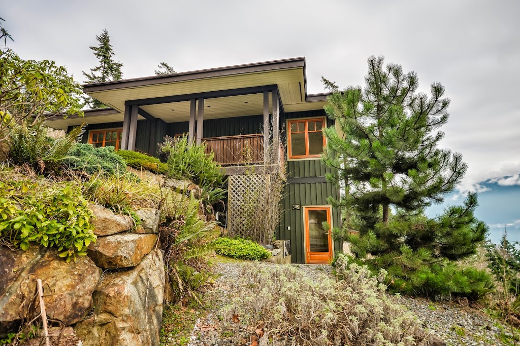 Better on Bowen Real Estate - Vaune Kolber, REALTOR(r) - Dexter  | 303-1 ARTISAN SQUARE, 566 Artisan Ln, Bowen Island, BC V0N 1G2, Canada | Phone: (604) 506-7534