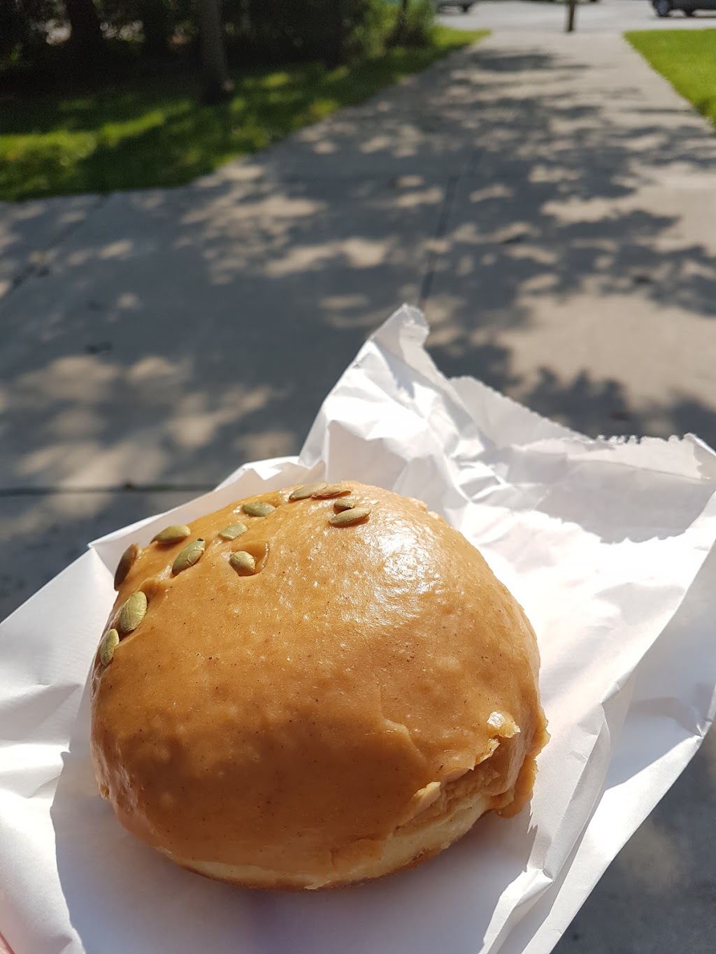 The Sunshine Doughnut Co. | 439 Brock Ave, Burlington, ON L7S 1M8, Canada | Phone: (905) 632-2300