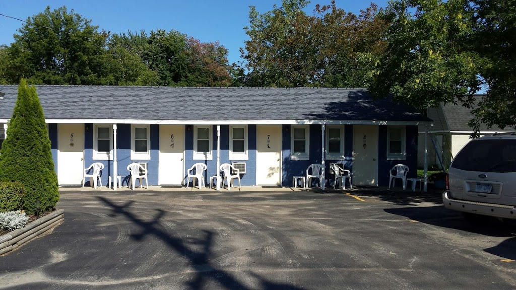 Lakewinds Motel | 6997 Lakeshore Rd, Lexington, MI 48450, USA | Phone: (810) 359-5196