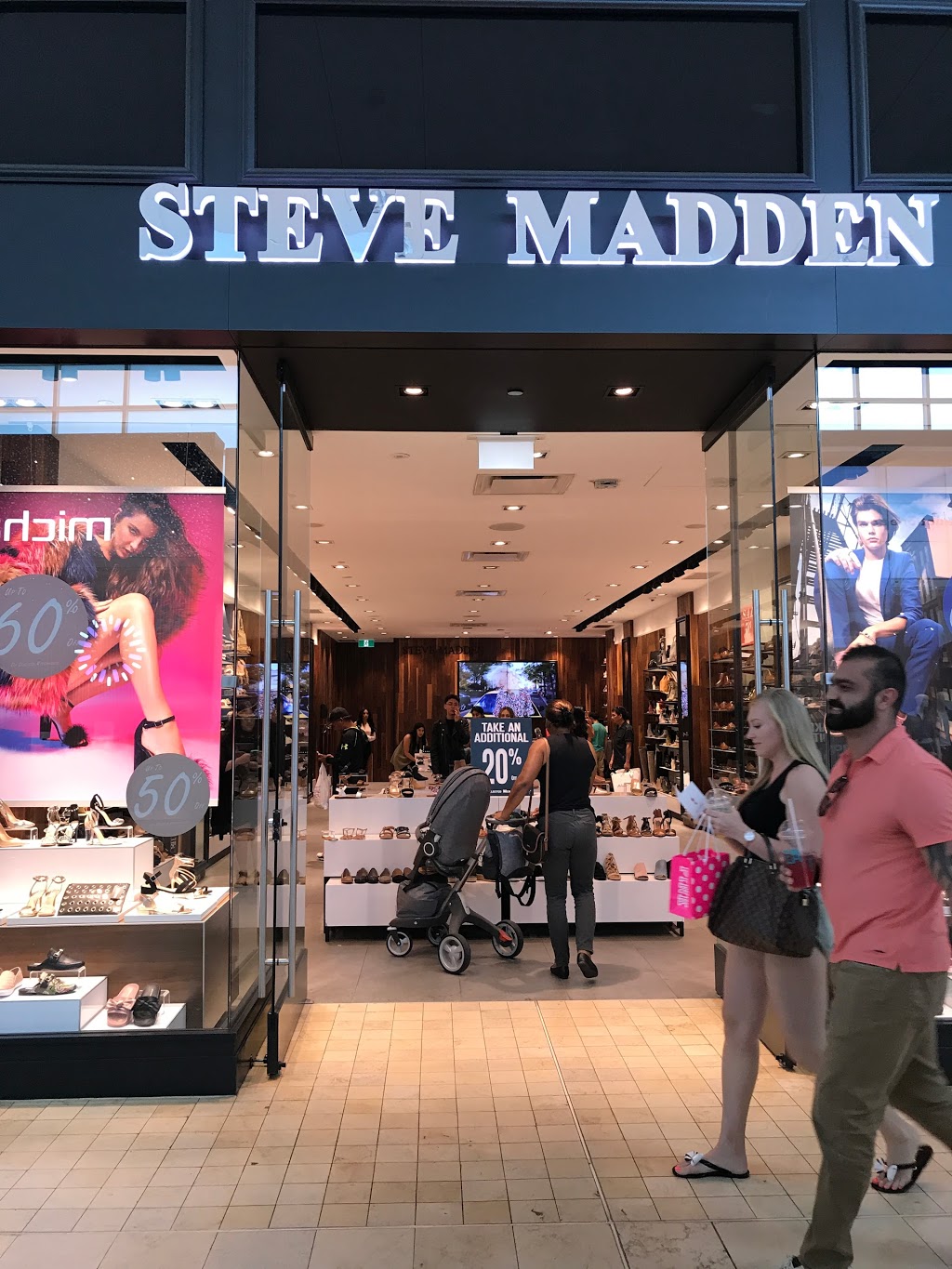 Steve Madden | Shopping Centre, 3401 Dufferin St, North York, ON M6A 2T9, Canada | Phone: (416) 782-7463