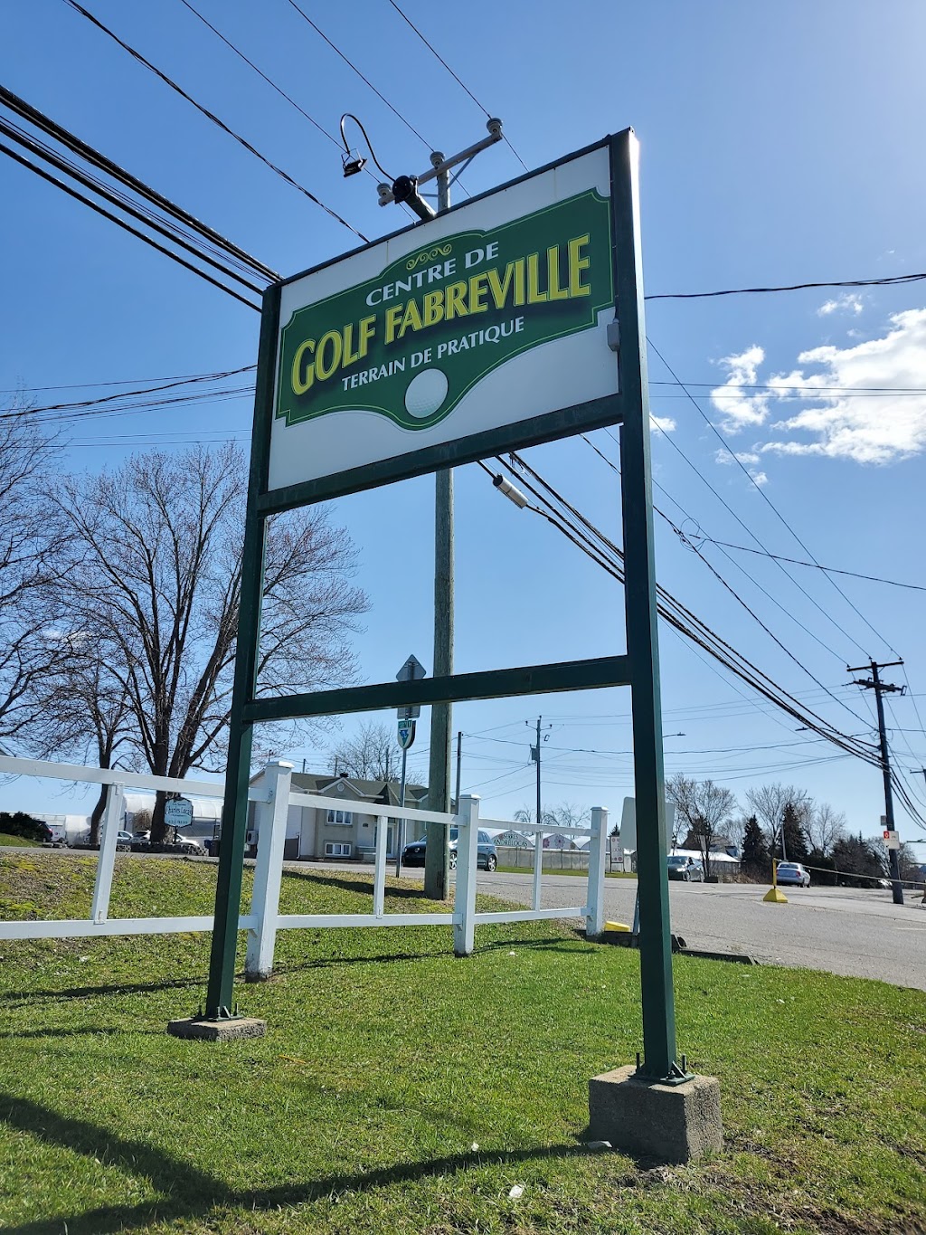 Center De Golf Fabreville Inc | 3285 Bd Sainte-Rose, Laval, QC H7P 4L7, Canada | Phone: (450) 625-5375