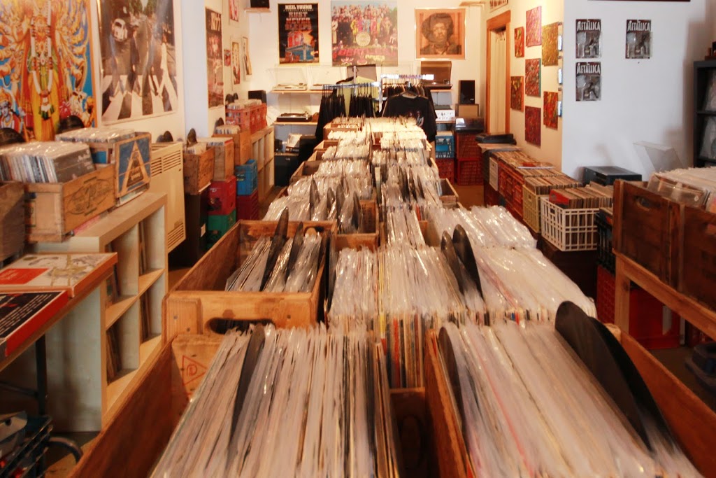 Vinyl Destination | 107 Brock St W, Merrickville, ON K0G 1N0, Canada | Phone: (647) 225-8815