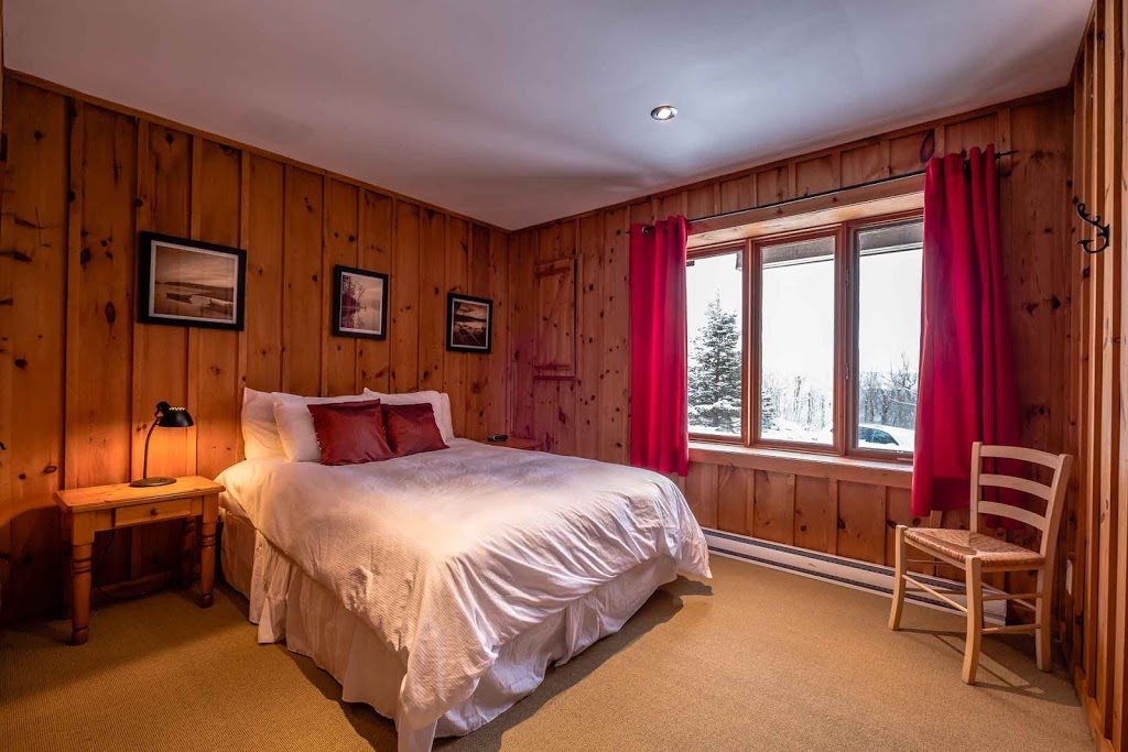 RCNT Chalet #19 | 238 Des, Chemin Des Ecorces, Lac-Supérieur, QC J0T 1P0, Canada | Phone: (844) 370-0257