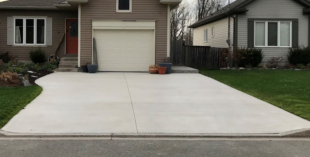 Antonios Paving and Contracting | 8084 Orchard Grove Pkwy, Niagara Falls, ON L2H 3E8, Canada | Phone: (905) 358-4642
