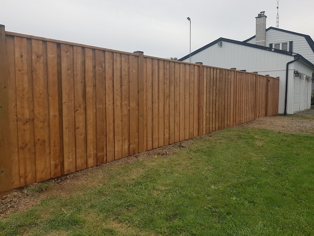 Robs Fencing inc | 7 Shellbark Ln, Thorold, ON L2V 0E7, Canada | Phone: (289) 668-6989