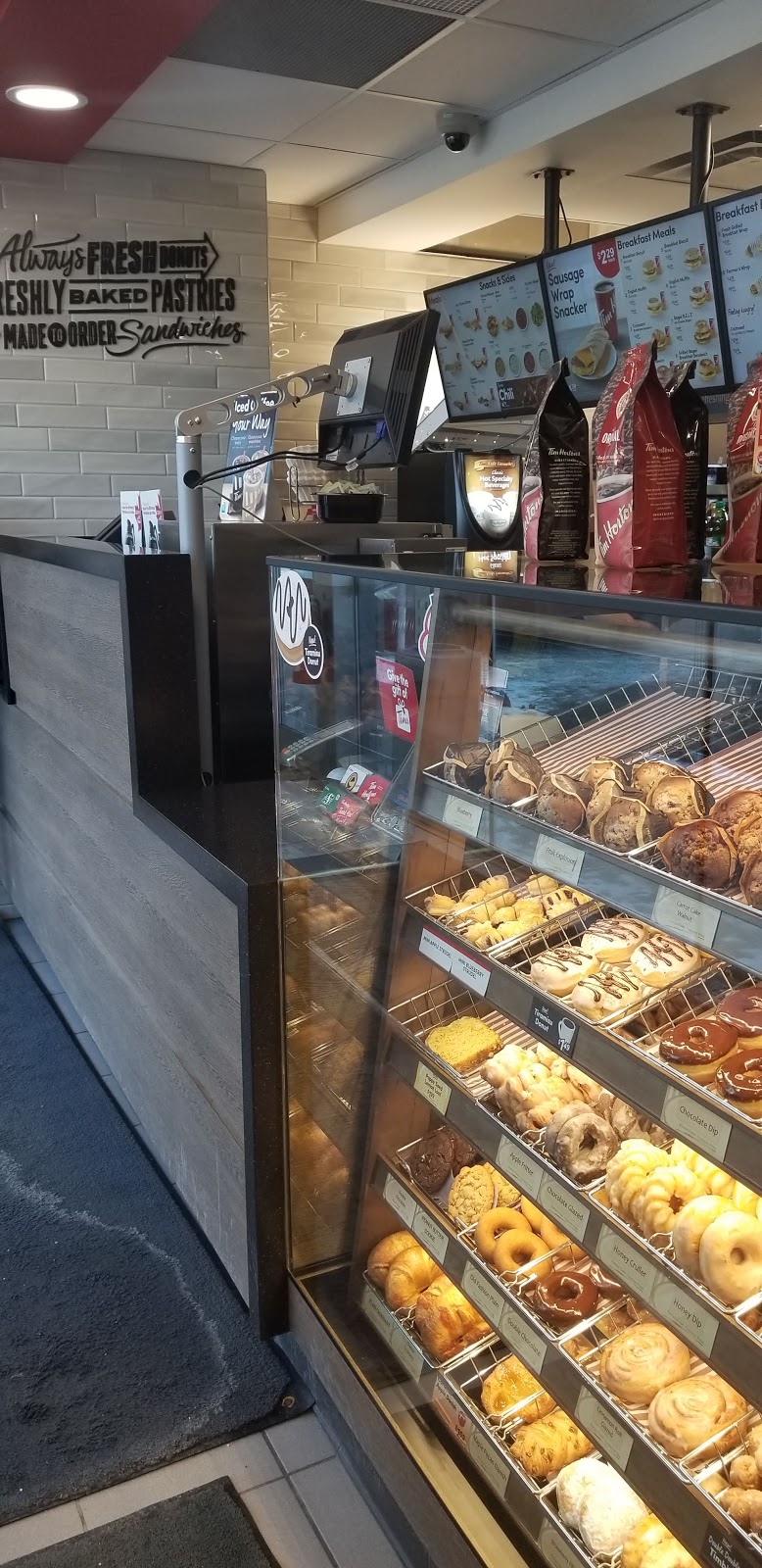 Tim Hortons | 1101 Broadway Ave @, 8 St E, Saskatoon, SK S7H 2A4, Canada | Phone: (306) 373-4364