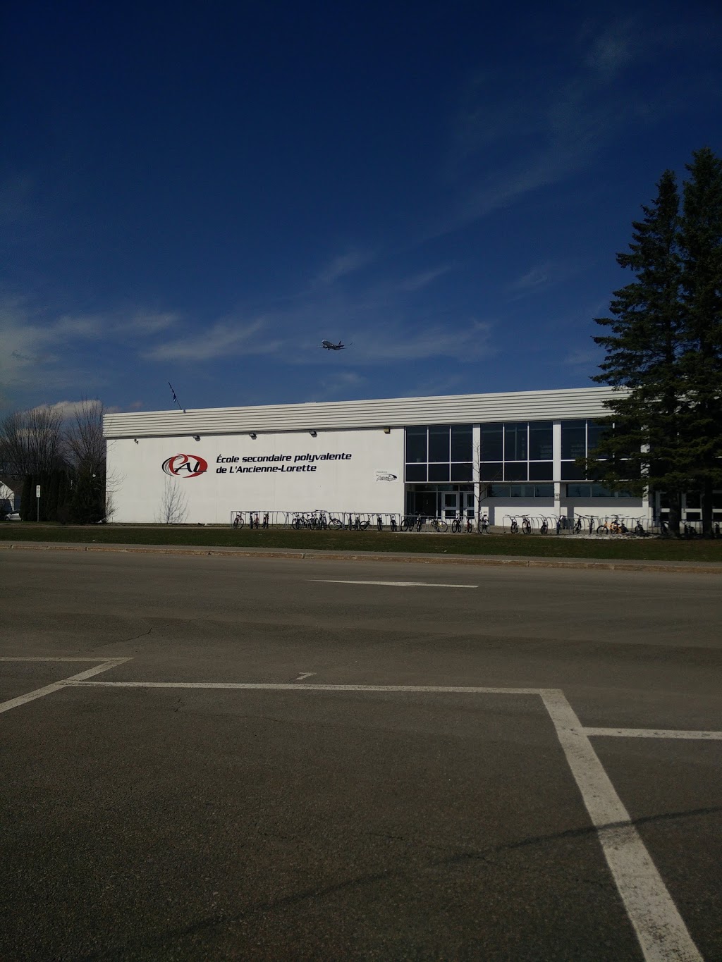 École secondaire Polyvalente de lAncienne-Lorette | 1801 Rue Notre Dame, LAncienne-Lorette, QC G2E 3C6, Canada | Phone: (418) 872-9836