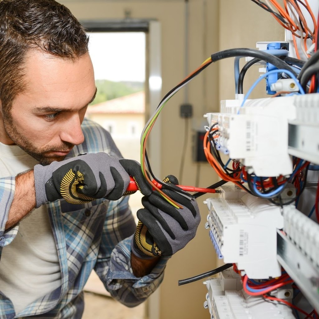 Electrician Pros Lethbridge | 2715 28 St S 309 A, Lethbridge, AB T1K 8J9, Canada | Phone: (587) 850-2902