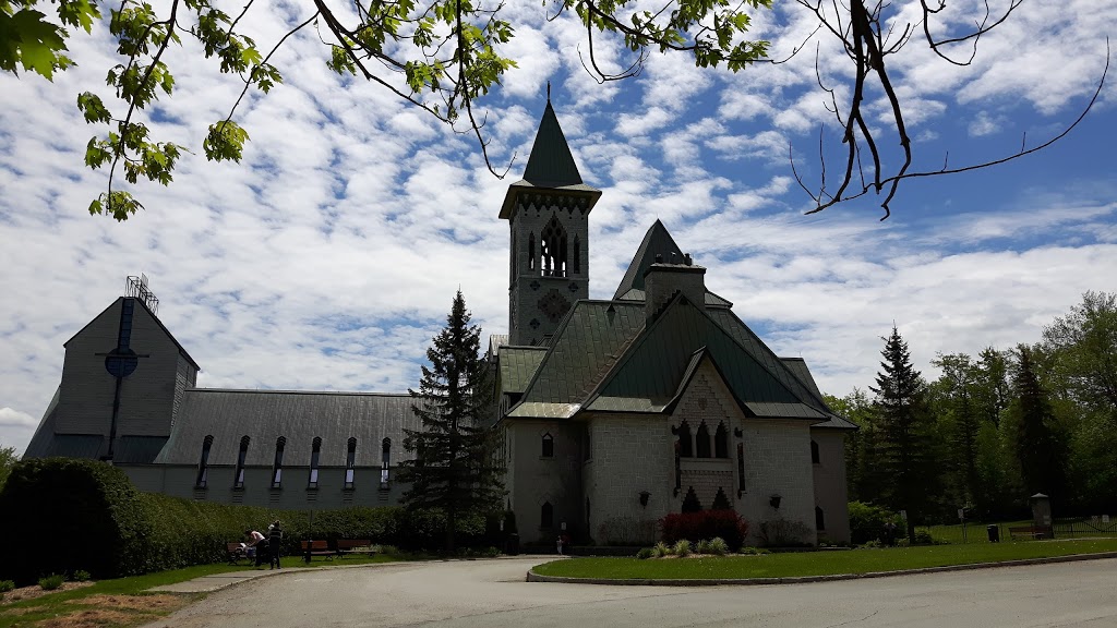 Fromagerie-Abbaye-St-Benoit | 1 Rue Principale, Saint-Benoît-du-Lac, QC J0B 2M0, Canada | Phone: (819) 843-4336