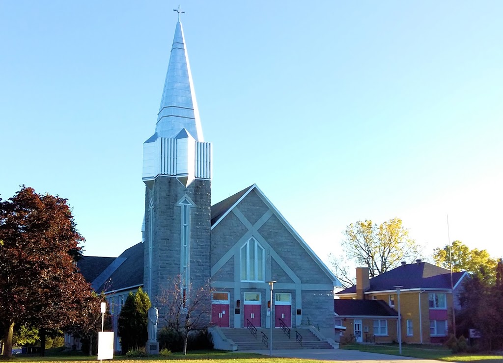 St Jean De Brebeuf | 690 Boulevard des Récollets, Trois-Rivières, QC G8Z 3V9, Canada | Phone: (819) 378-8663