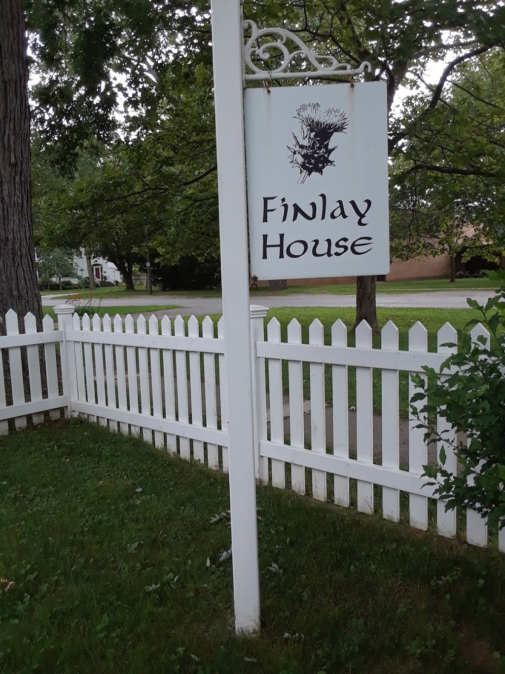 Finlay House Bed and Breakfast | 8 Nelles St, Niagara-on-the-Lake, ON L0S 1J0, Canada | Phone: (905) 468-7671