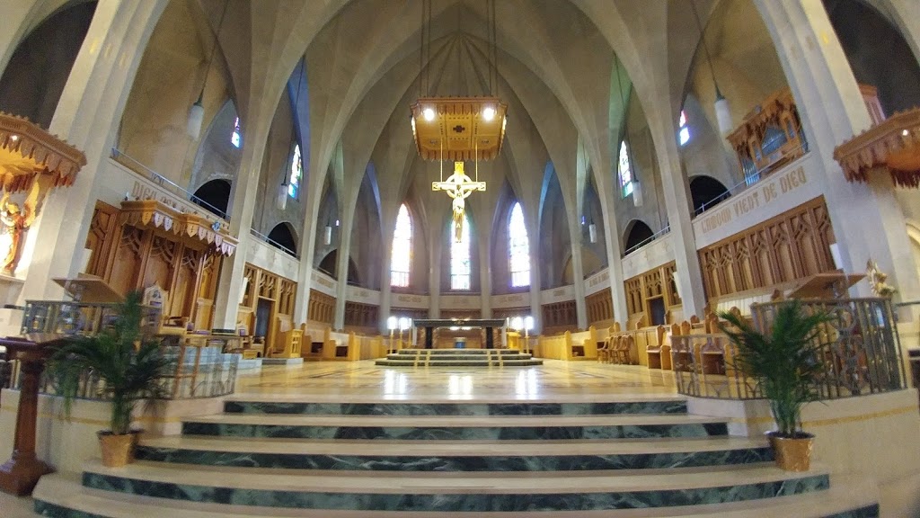 Cathédrale St-Michel | 130 Rue de la Cathédrale, Sherbrooke, QC J1H 4L9, Canada | Phone: (819) 563-9934