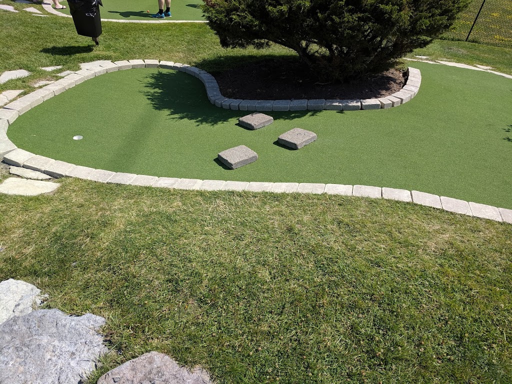 Mini Golf Gardens | 2 Colonnade Rd, Nepean, ON K2E 7M6, Canada | Phone: (613) 723-5359