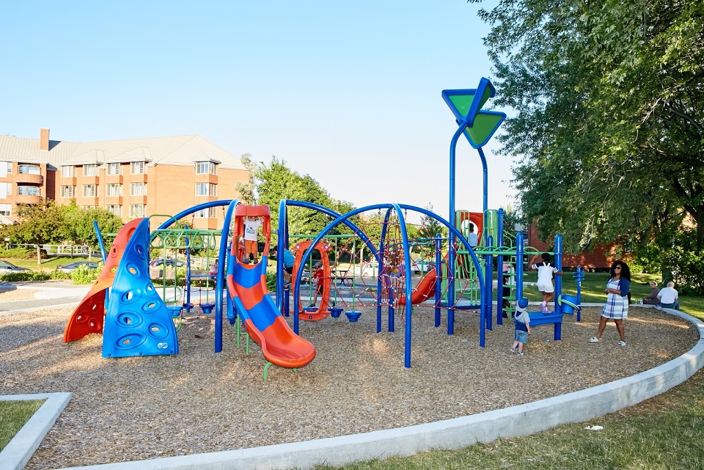 Aire de jeux pour enfants parc Roger-Rousseau | Avenue Jean Desprez, Montréal, QC H1K 5A8, Canada | Phone: (514) 872-0311