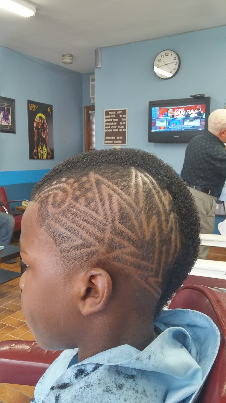 Fresh Cuts Barber Shop | 2167 King St E, Hamilton, ON L8K 1W7, Canada | Phone: (905) 549-5087