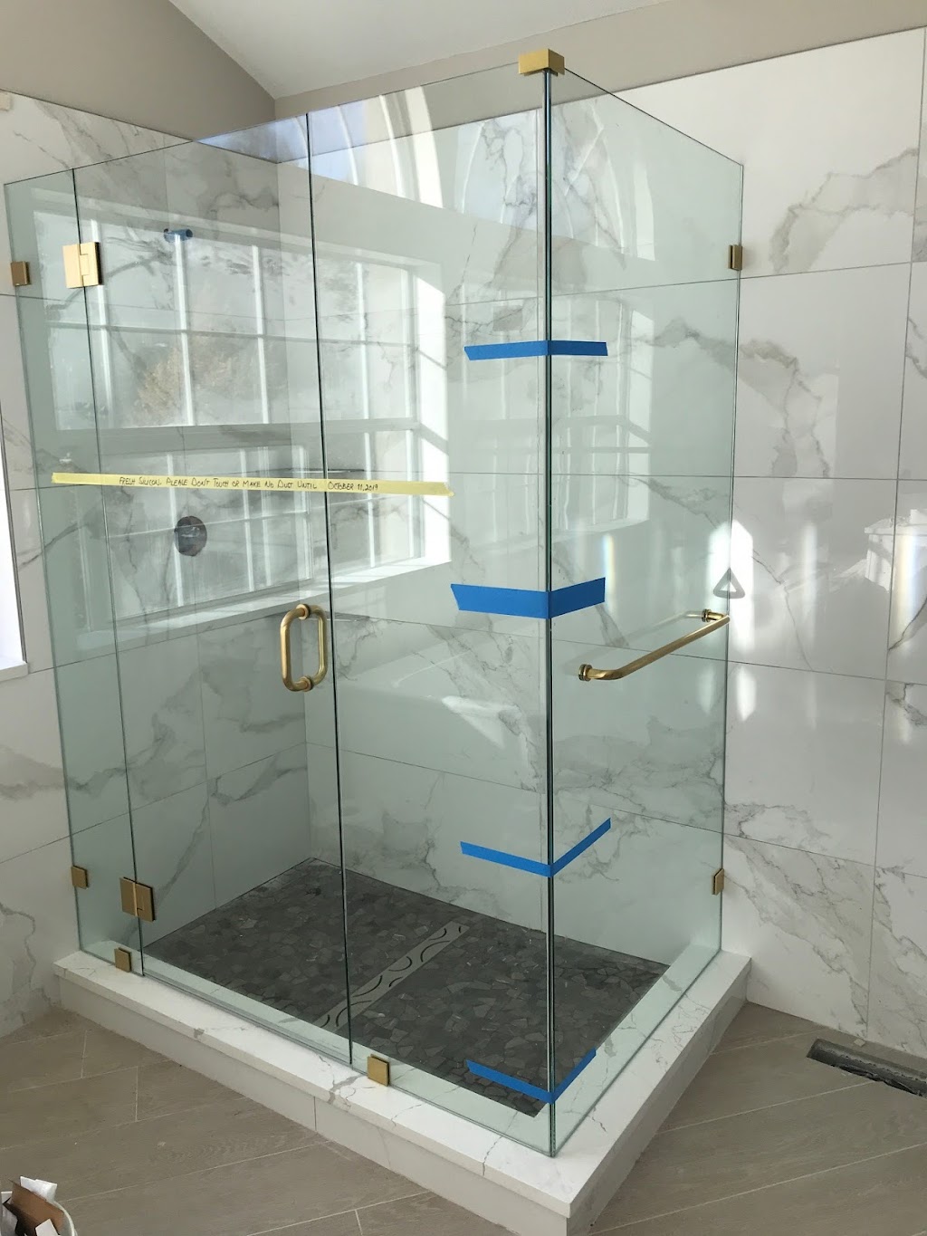 flawless shower doors | 2465 Wilson Ave #101, Port Coquitlam, BC V3C 0E6, Canada | Phone: (604) 377-2374