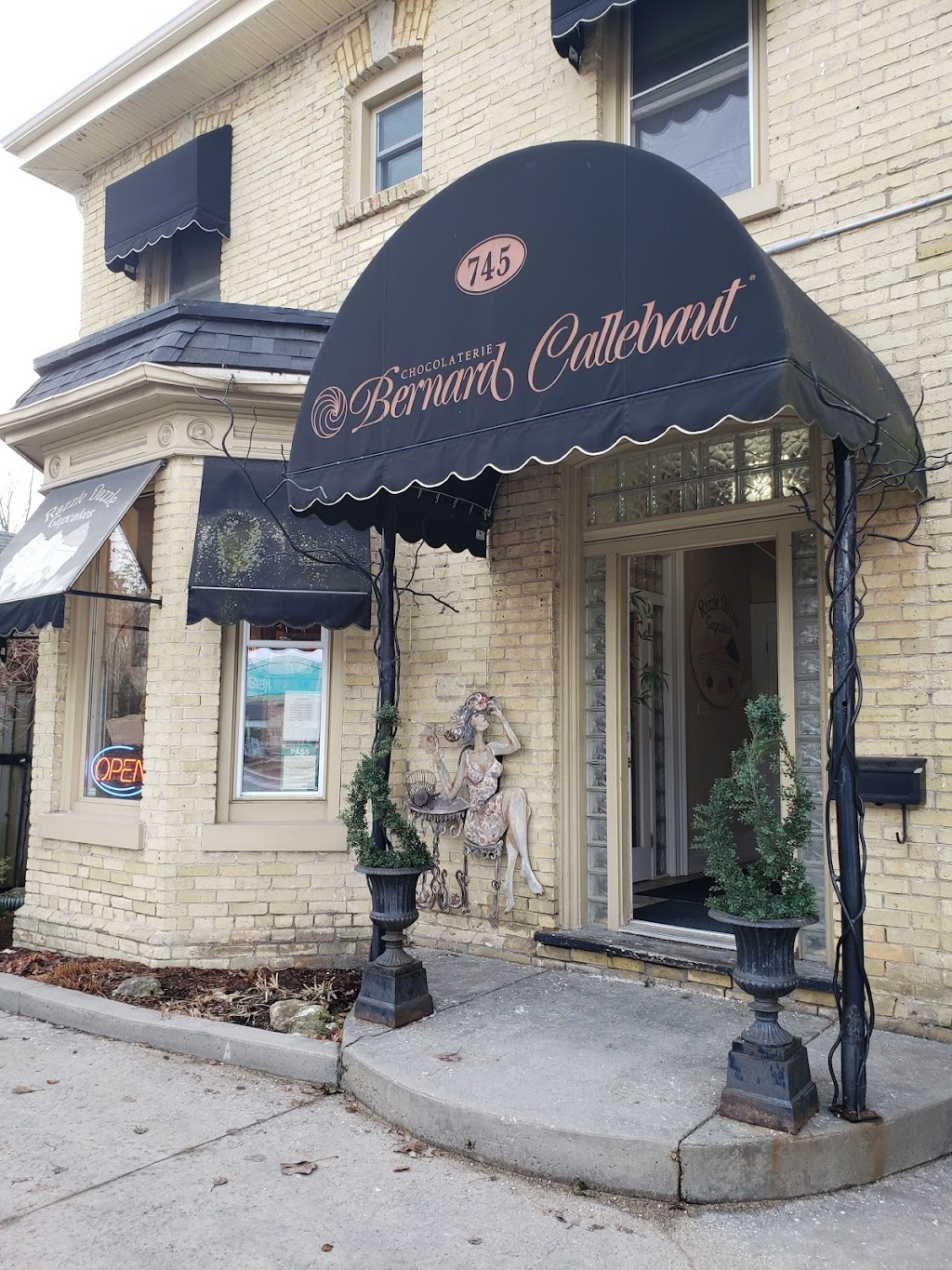 Chocolates London | 319 Springbank Dr, London, ON N6J 1G6, Canada | Phone: (519) 663-9973