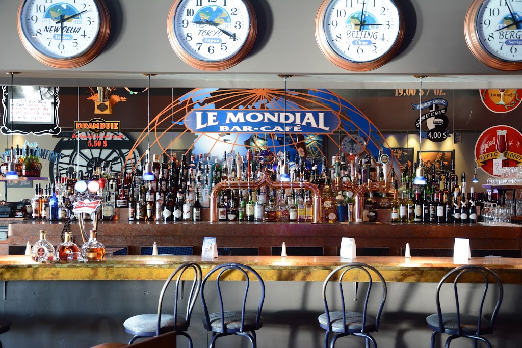 Bar Cafe Le Mondial | 150 Chemin Duplessis, Sherbrooke, QC J1E 3C7, Canada | Phone: (819) 564-0959