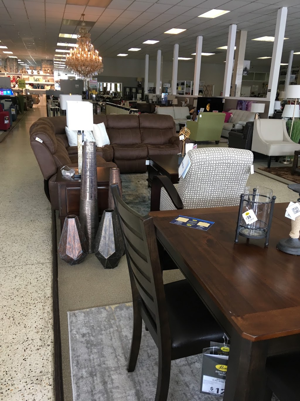 Leons Furniture | 2872 Danforth Ave, Toronto, ON M4C 1M1, Canada | Phone: (416) 699-7143