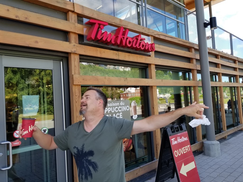 Tim Hortons | 5995 Rue Saint-Laurent, Lévis, QC G6V 3N9, Canada | Phone: (418) 838-1527