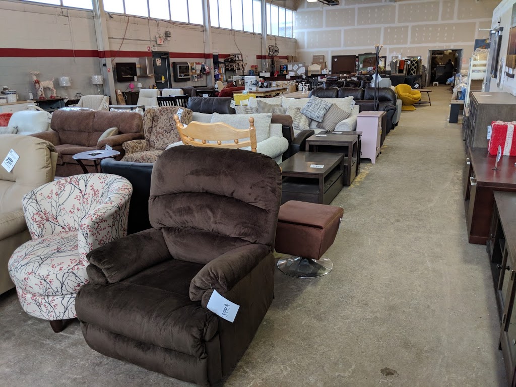 Stratford Home Furniture Outlet | 617 Douro St, Stratford, ON N5A 0B5, Canada | Phone: (519) 273-7453