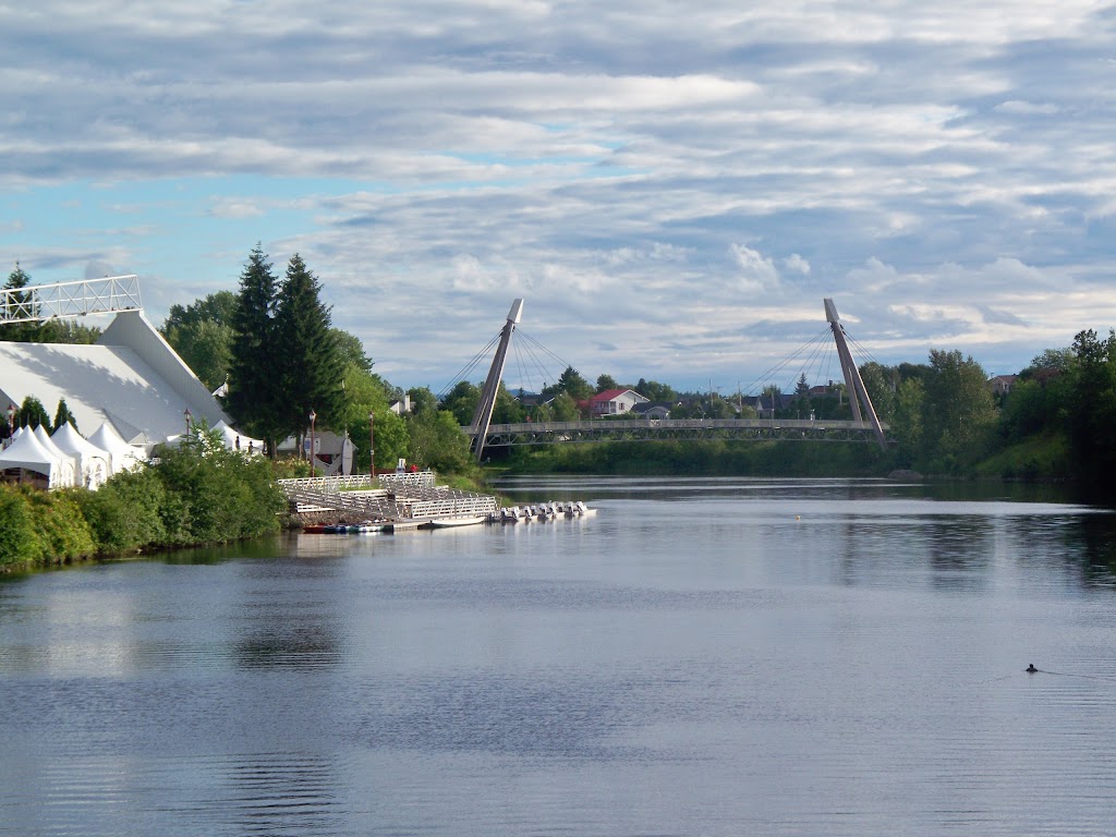 Les Halles de la Rivière | 3998 Rue Ste Jeanne dArc, Jonquière, QC G7X 3M9, Canada | Phone: (418) 546-2329