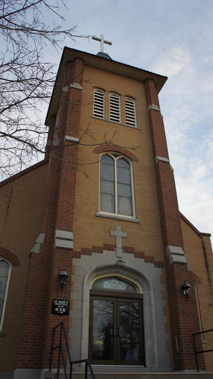 St Marys Roman Catholic Church | 1043 Isabella St, Linwood, ON N0B 2A0, Canada | Phone: (519) 698-2590