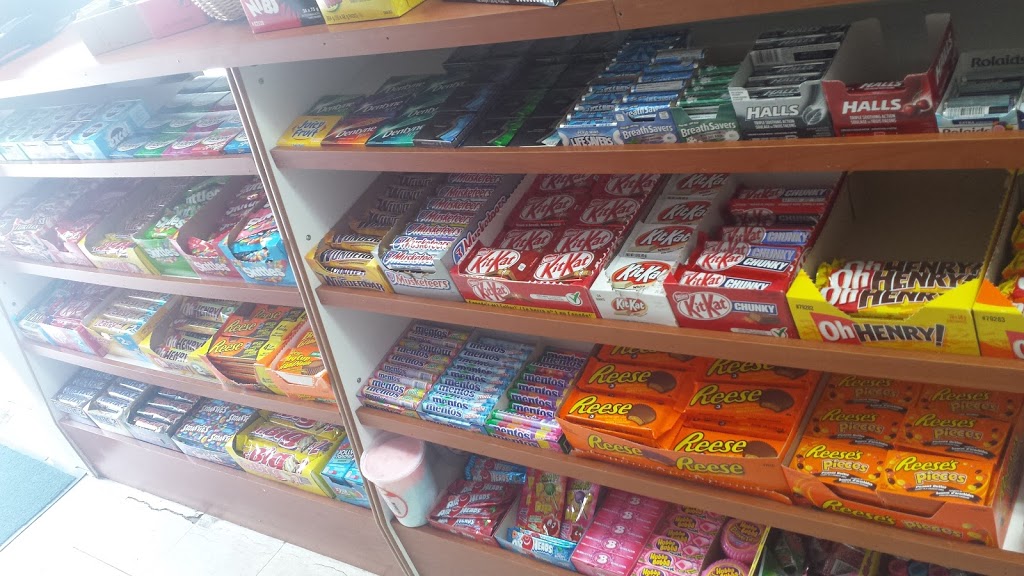 Whitby Convenience Store | 115 Dundas St W, Whitby, ON L1N 2M1, Canada | Phone: (905) 493-1111