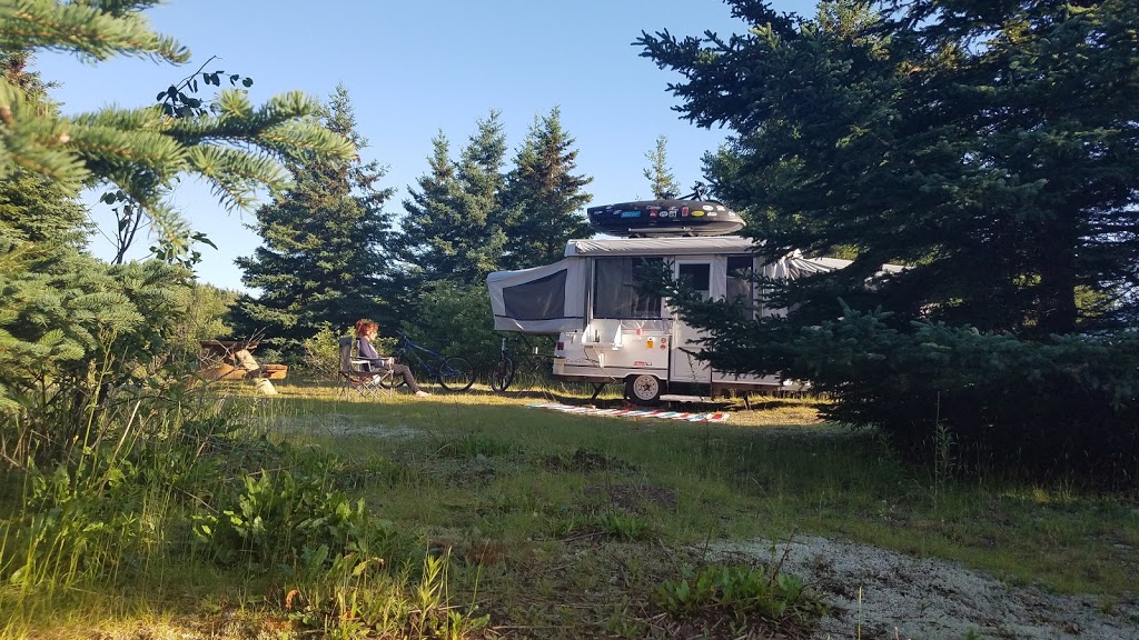 Chalet Et Camping Du Ruisseau Rouge | 3025 Chemin des Coudriers, La Baleine, QC G0A 2A0, Canada | Phone: (418) 438-2128
